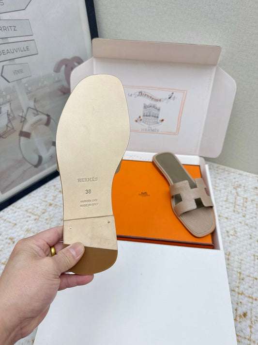 HM 26ss Oran Sandals Beige Olive Green Cowhide 625039