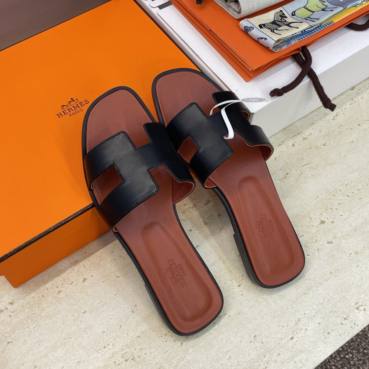 HM 26ss Oran Sandals Brown Black Calfskin 607221
