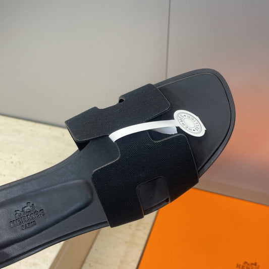 HM 26ss Oran Sandals Black Calfskin 607237