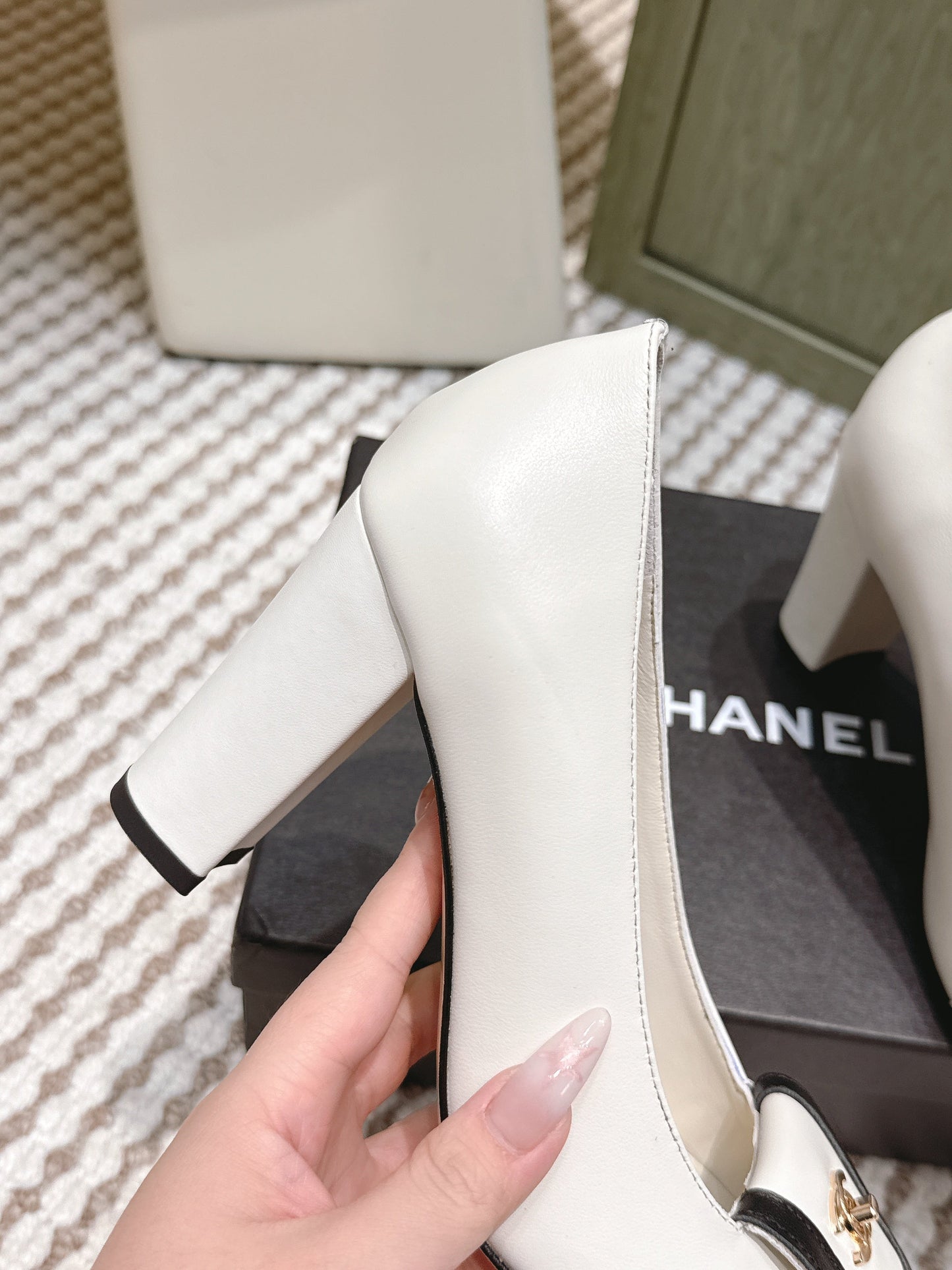 Chanel 2026 Pump White And Black Lambskin 653538