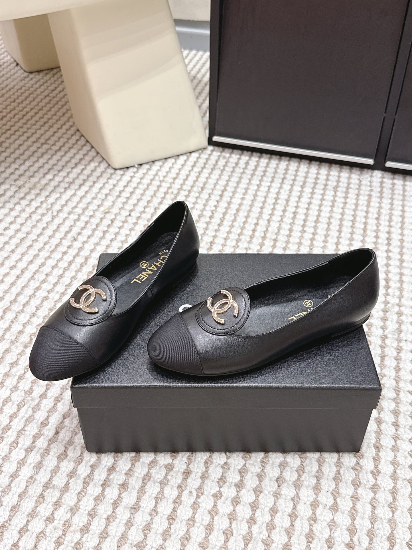 CC 26s Slip-on Flat Black Calfskin 632340