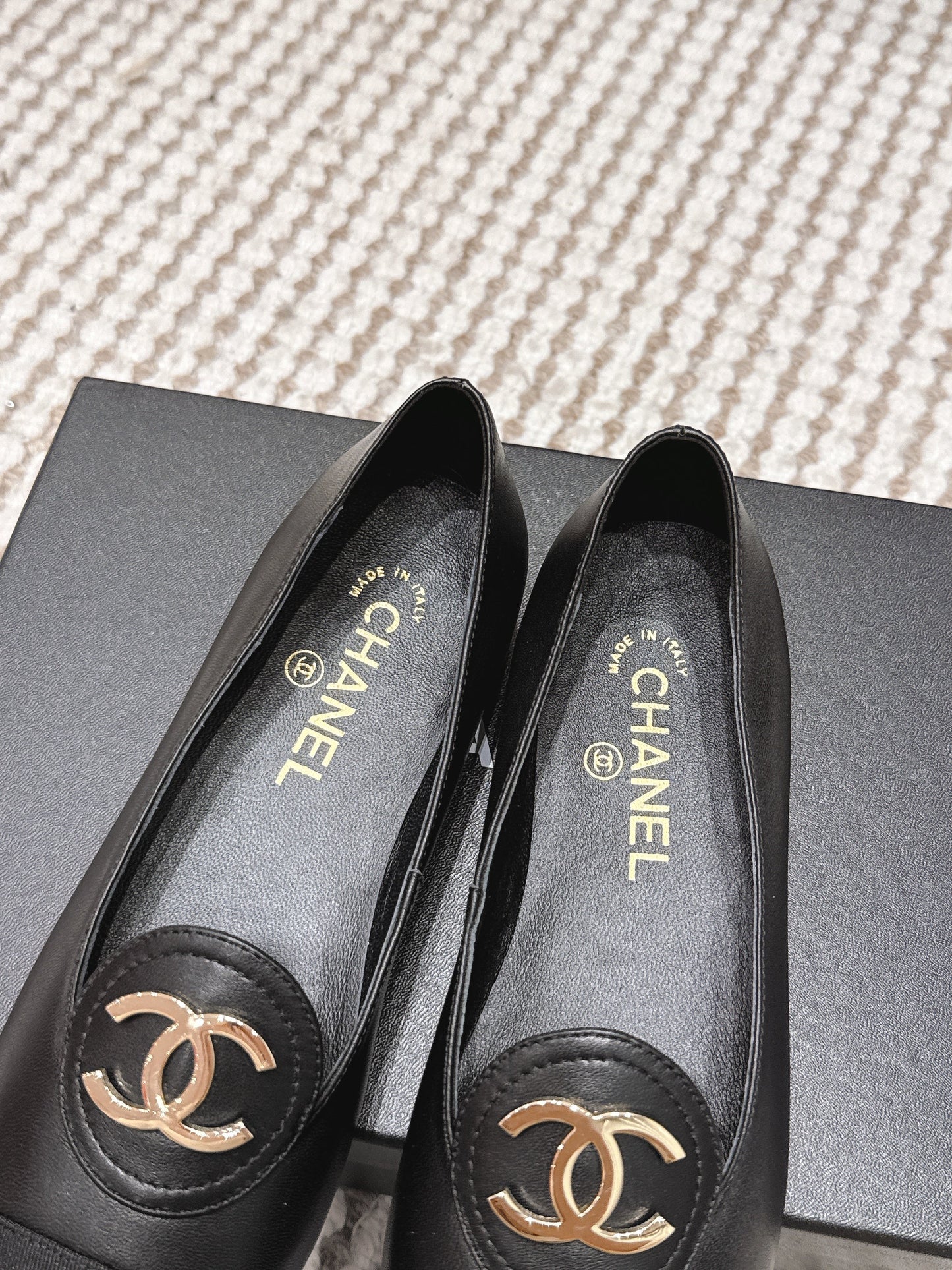 CC 26s Slip-on Flat Black Calfskin 632340