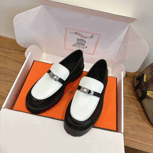 HM 26ss Loafers Black White Calfskin Sliver Buckle 638429