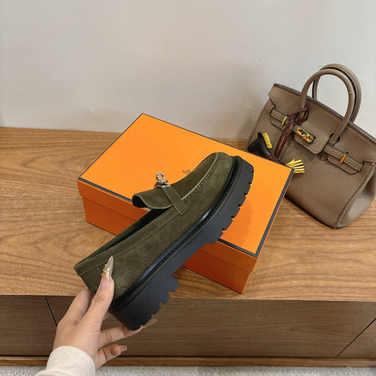 HM 26ss Loafers Olive Green Suede  Sliver Buckle 638432