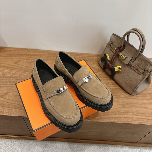 HM 26ss Loafers Beige Suede  Sliver Buckle 638431