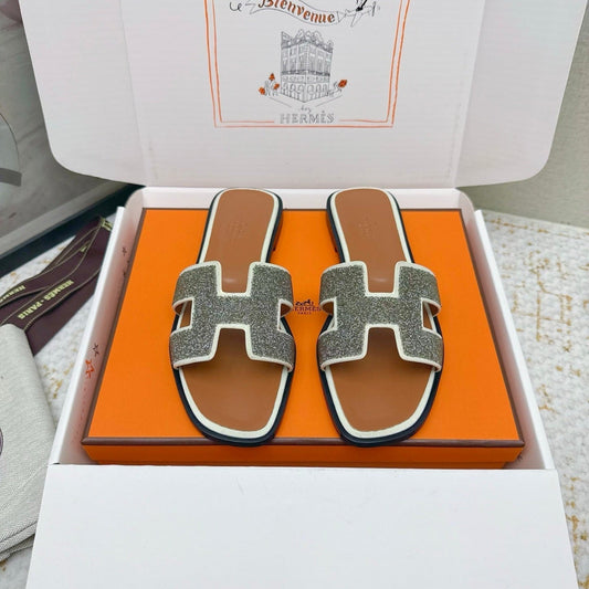 HM 26ss Oran Sandals Brown Gray Rhinestone Cowhide 625263