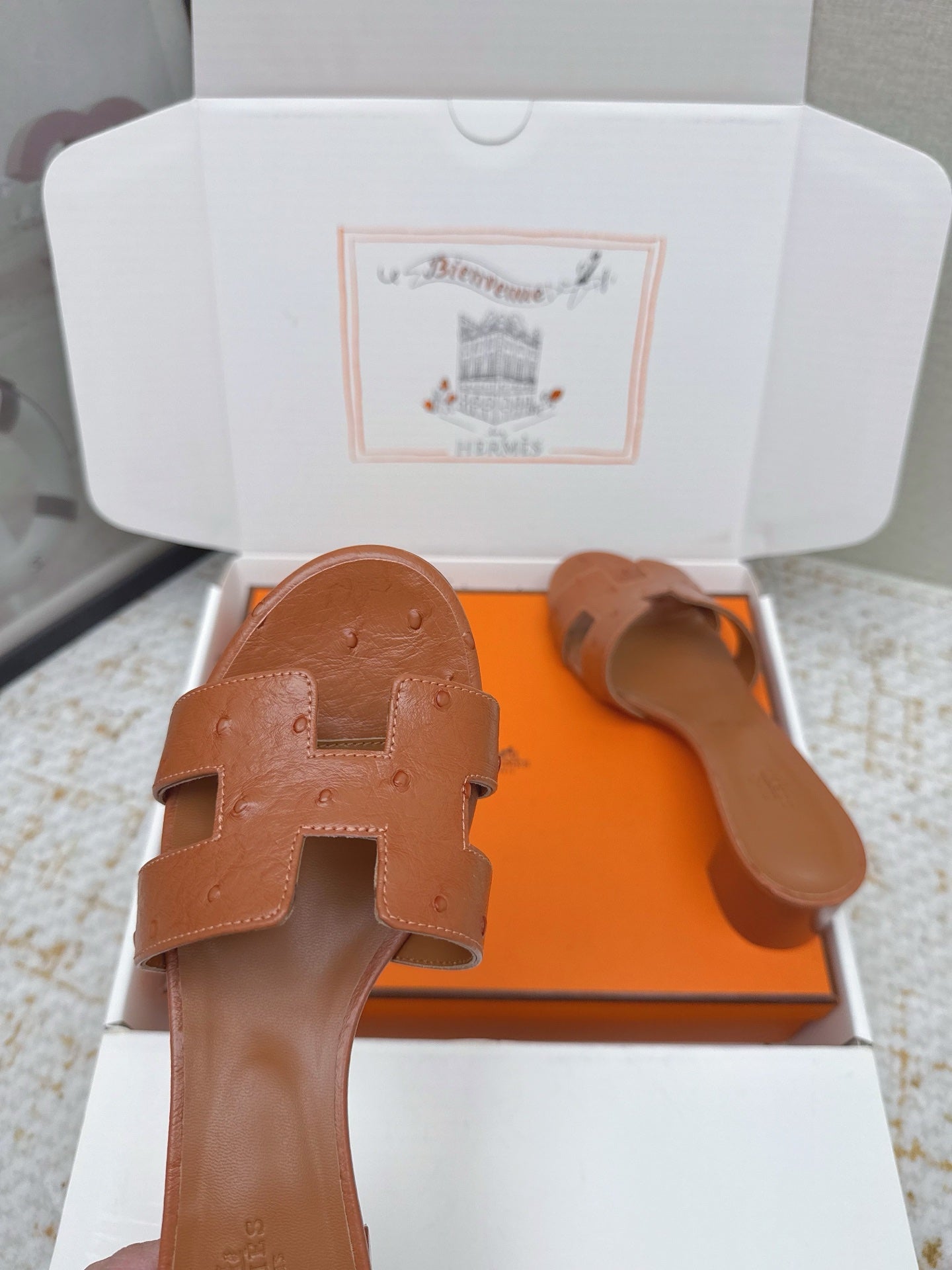 HM 26ss Oran Sandals 50 Brown Ostrich Leather 625124