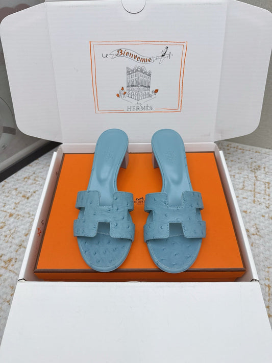 HM 26ss Oran Sandals 50 Dusty Blue Ostrich Leather 625132