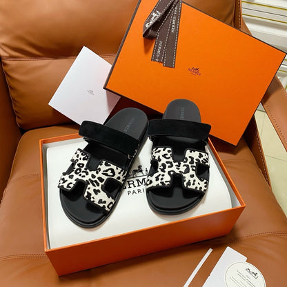 HM 2026 Velcro Slippers Black White Suede 667457