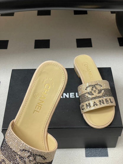 CC 26s Flat Sandals Beige Sheepskin Rhinestones 649514