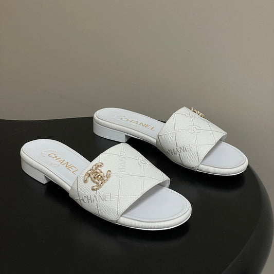 CC 26s Flat Sandals White Canvas Sheepskin Double C 649510