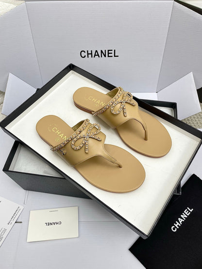 CC 26s Thong Sandals Beige Sheepskin 645321