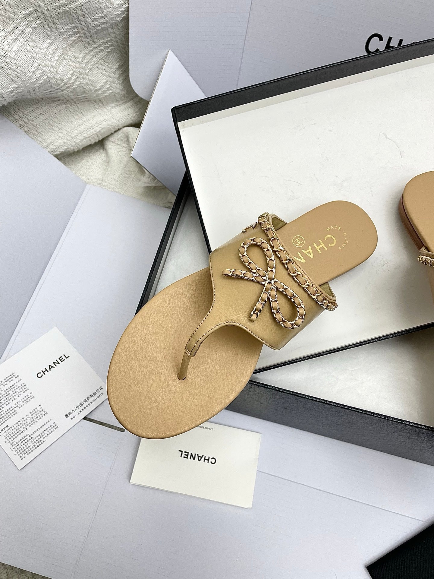 CC 26s Thong Sandals Beige Sheepskin 645321
