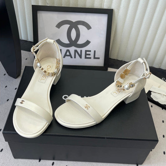 CC 26s Sandals 35 White Sheepskin 650105