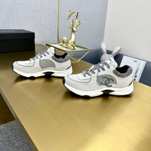 CC 2026 Casual Sneakers Ivory Black Suede 668049