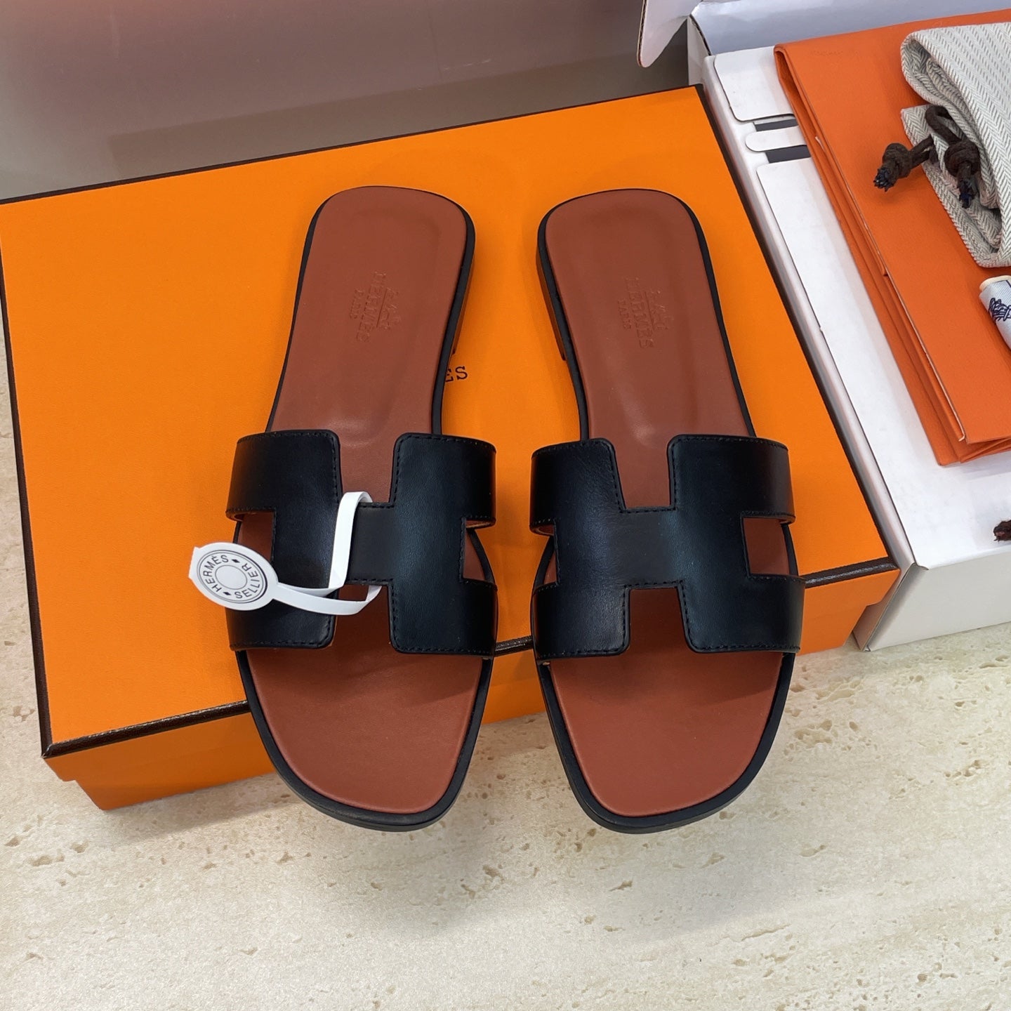 HM 26ss  Oran Sandals Brown Black Calfskin 607221